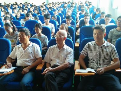 漳浦县关工委宣讲团走进达志中学纪念红军长征胜利80周年，弘扬信仰精神